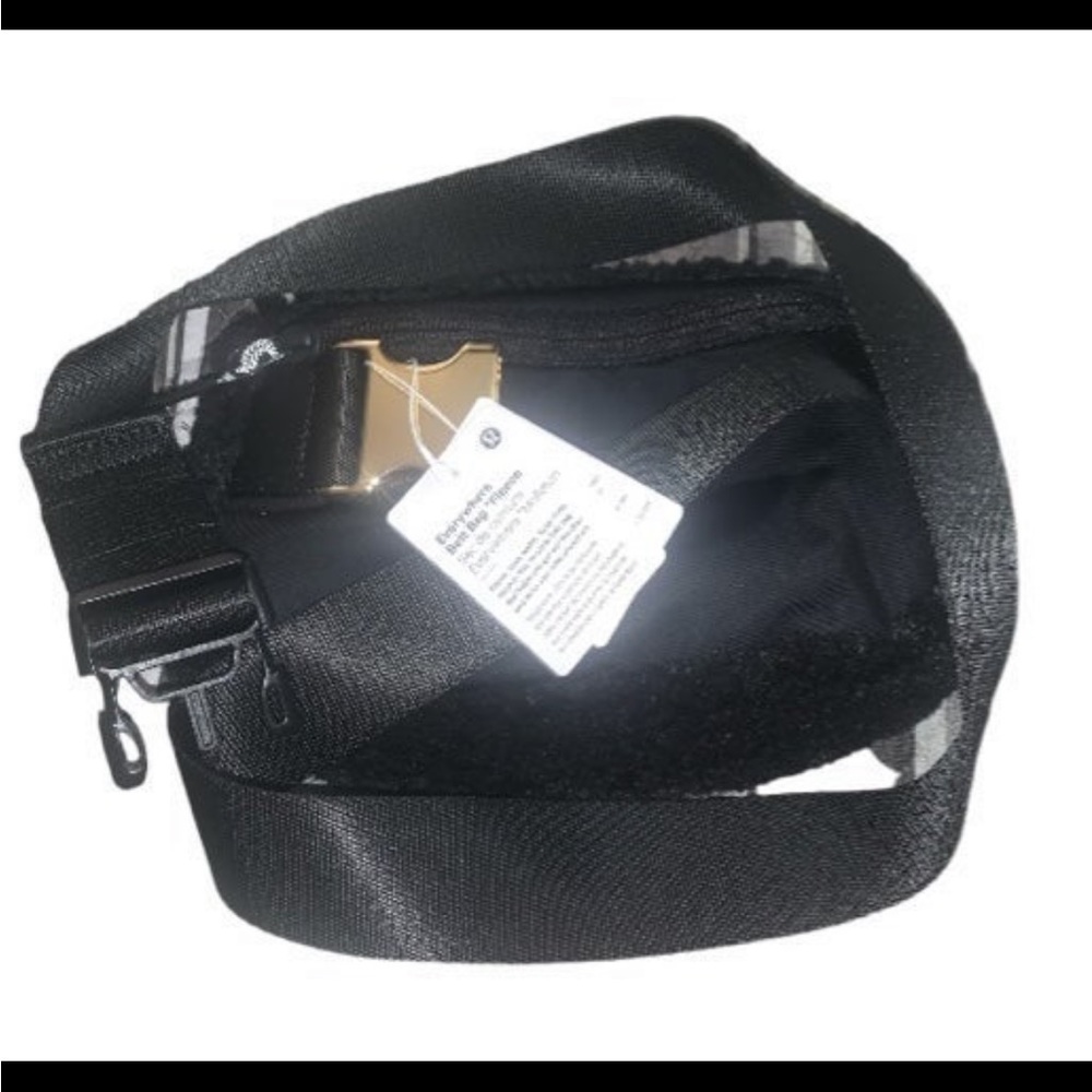 Lululemon black Sherpa belt bag - Picture 6 of 6